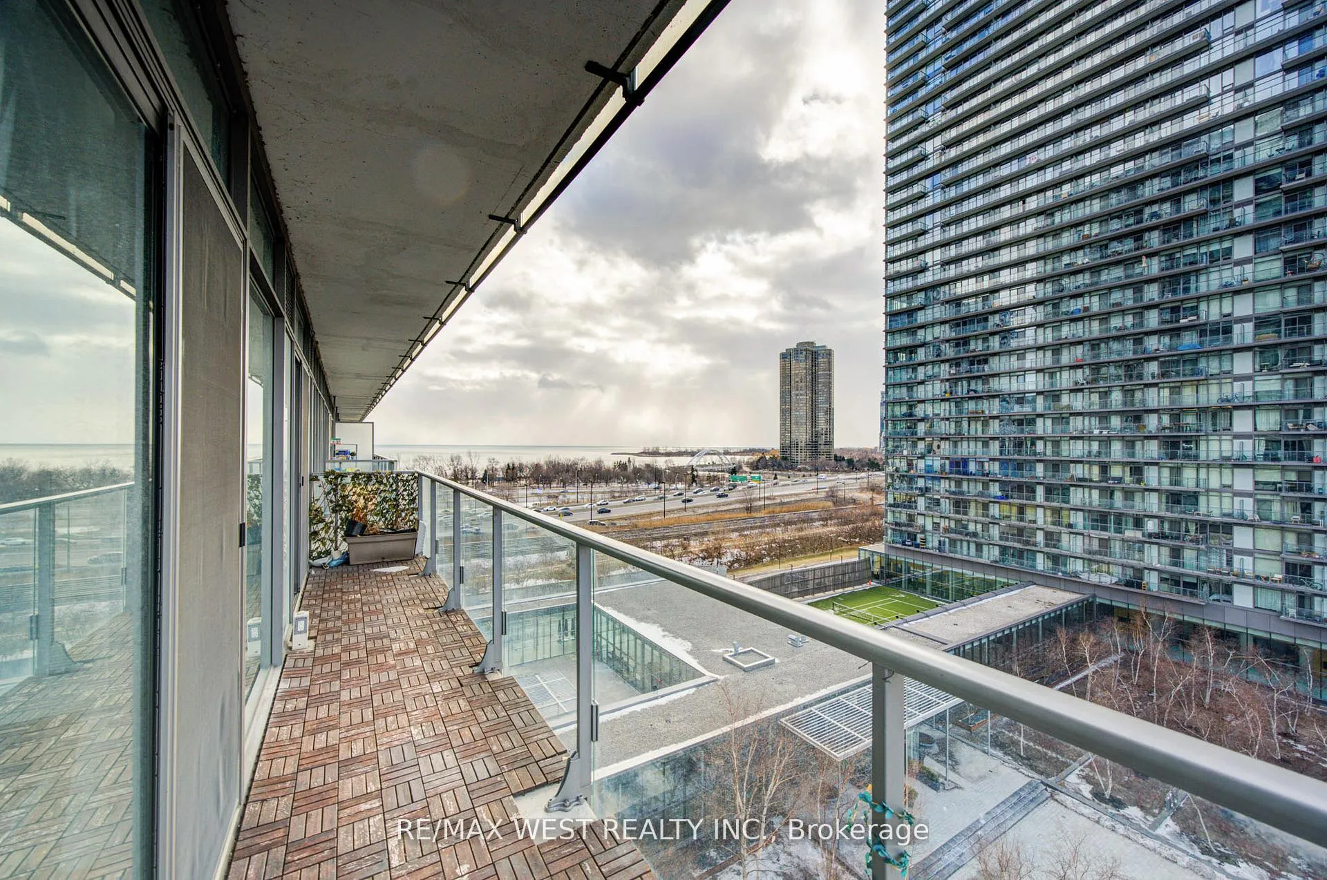 Photo 21 of Unit 813, 103 The Queensway, Toronto, High Park-Swansea — HOMEH