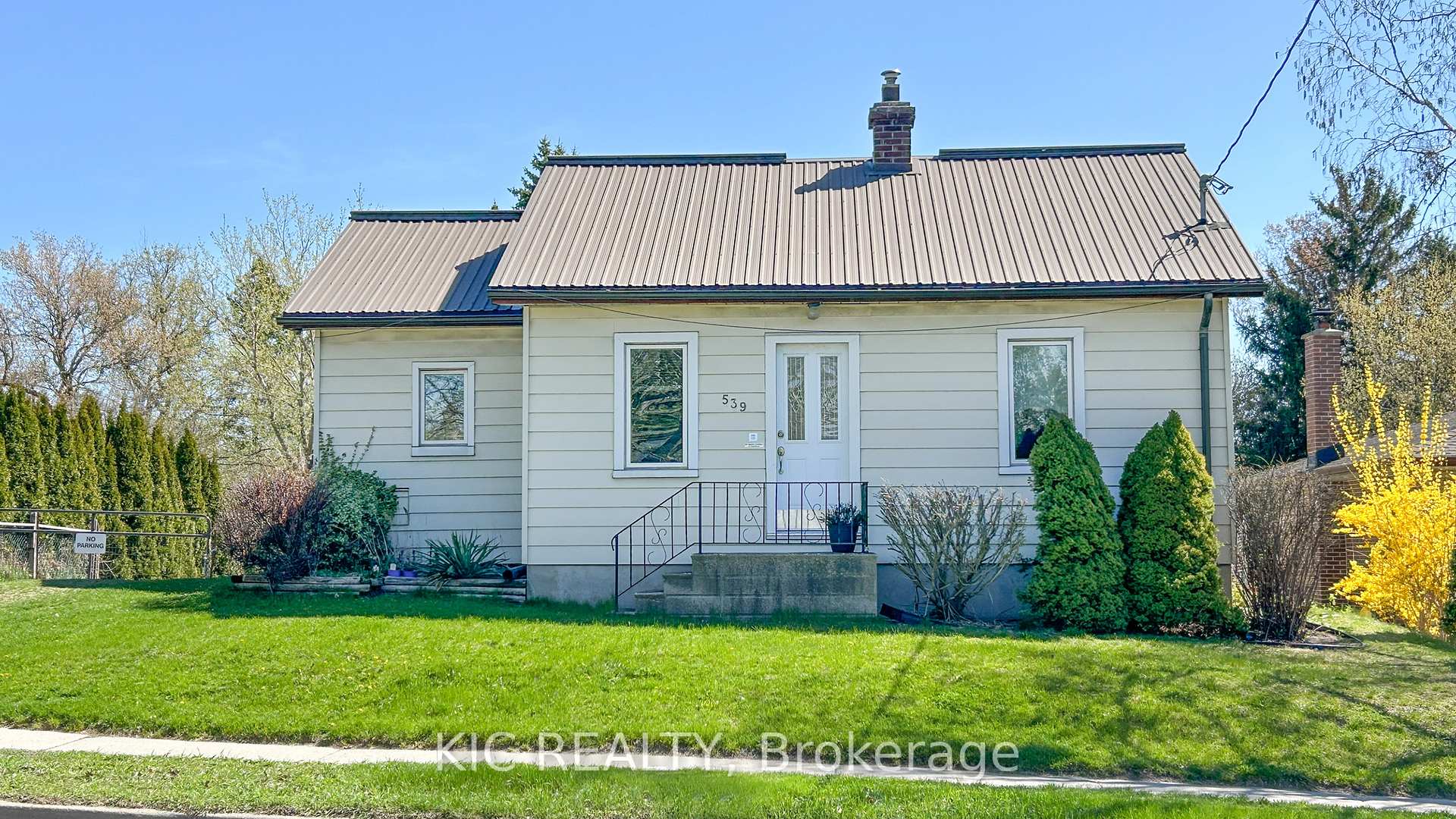 Photo 2 of 539 Wilson Road N, Oshawa, O'Neill — HOMEH
