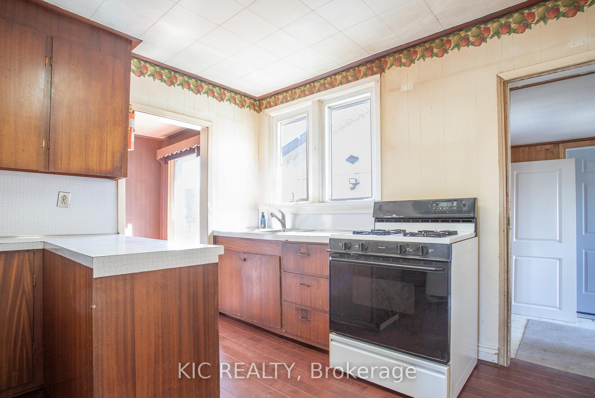 Photo 4 of 539 Wilson Road N, Oshawa, O'Neill — HOMEH