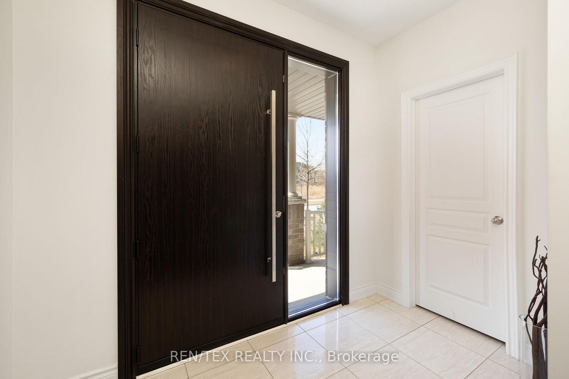 Photo 4 of 68 Beaconsfield Drive, Vaughan, Kleinburg — HOMEH