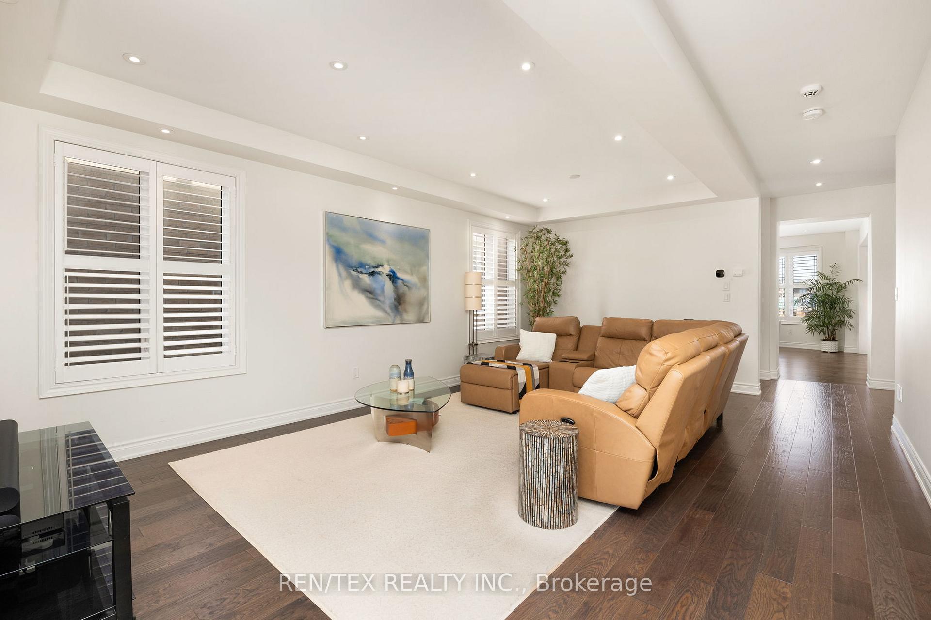 Photo 5 of 68 Beaconsfield Drive, Vaughan, Kleinburg — HOMEH