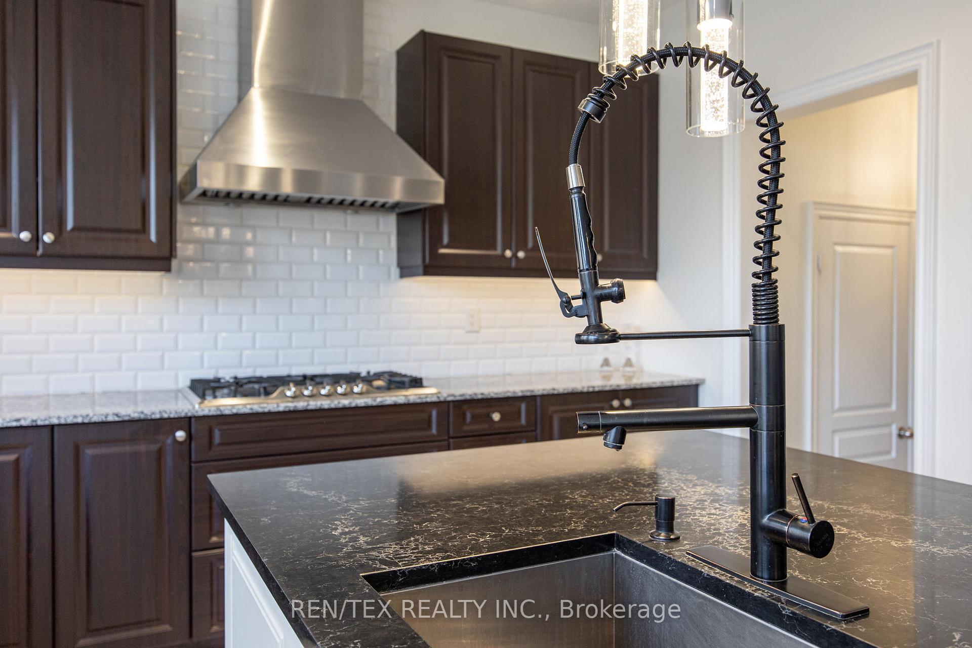 Photo 14 of 68 Beaconsfield Drive, Vaughan, Kleinburg — HOMEH