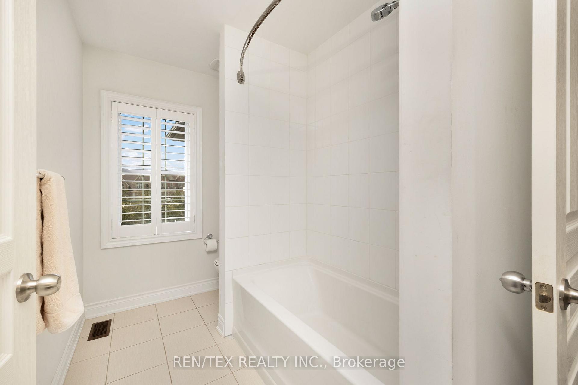 Photo 22 of 68 Beaconsfield Drive, Vaughan, Kleinburg — HOMEH