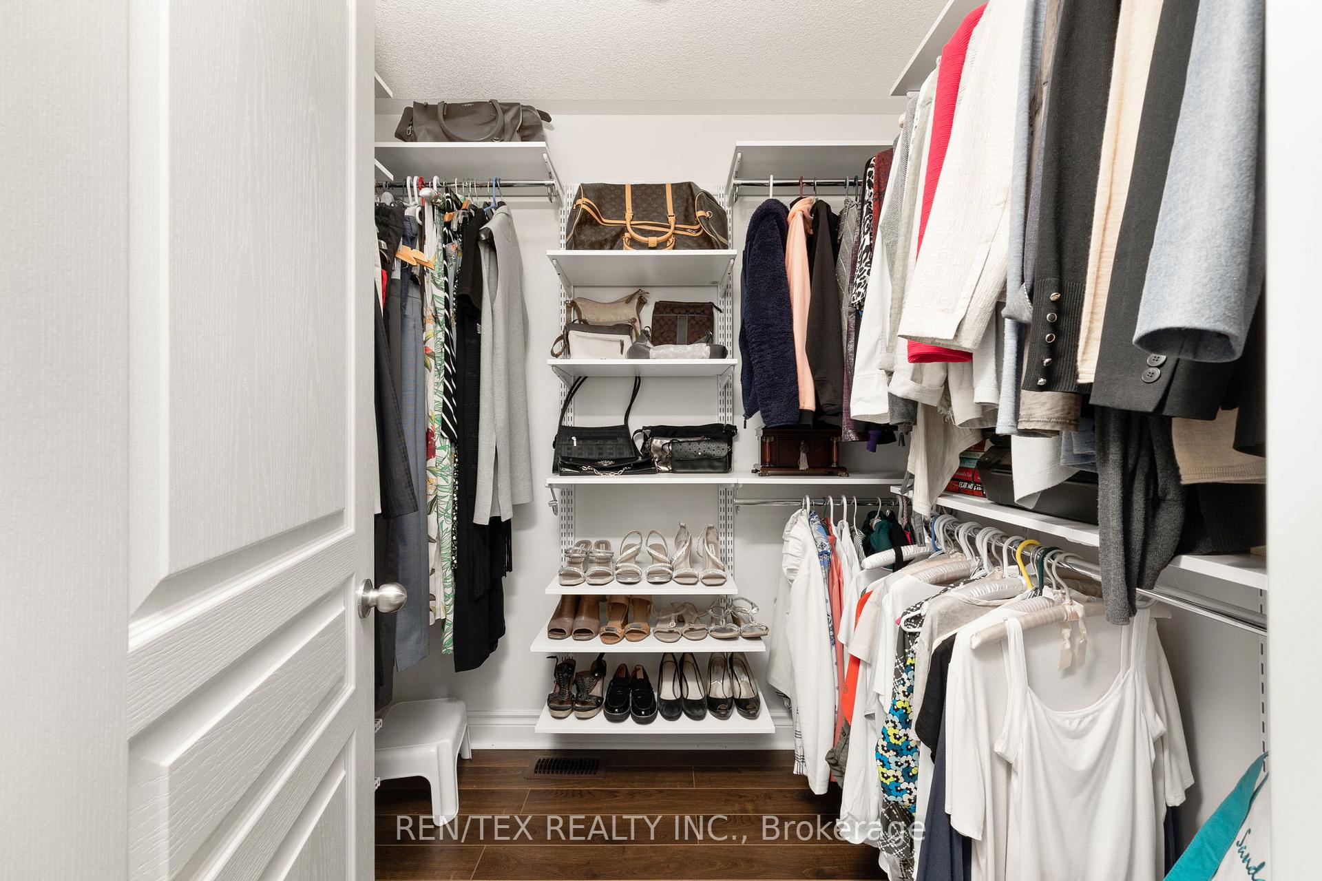 Photo 31 of 68 Beaconsfield Drive, Vaughan, Kleinburg — HOMEH