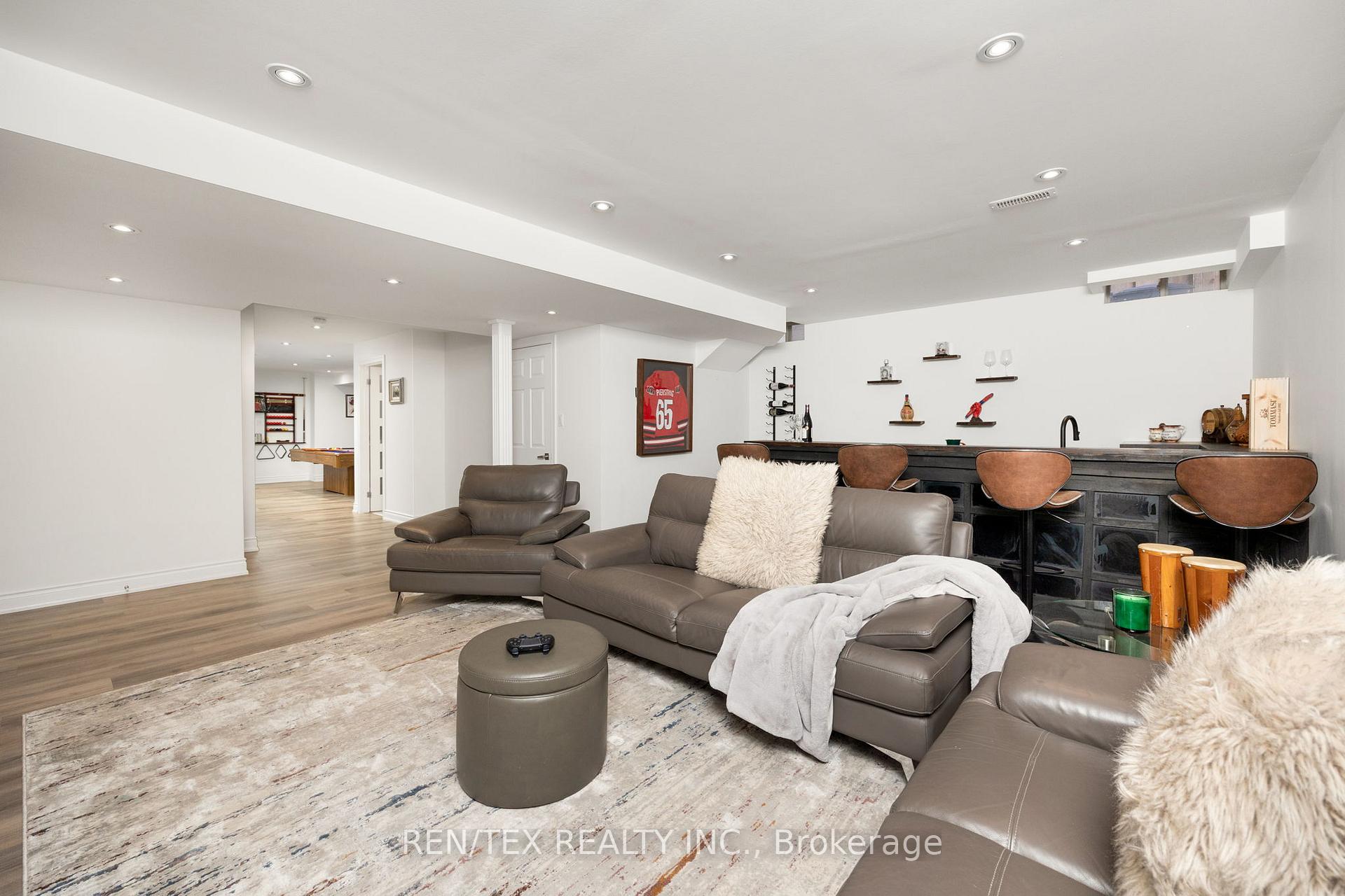Photo 37 of 68 Beaconsfield Drive, Vaughan, Kleinburg — HOMEH