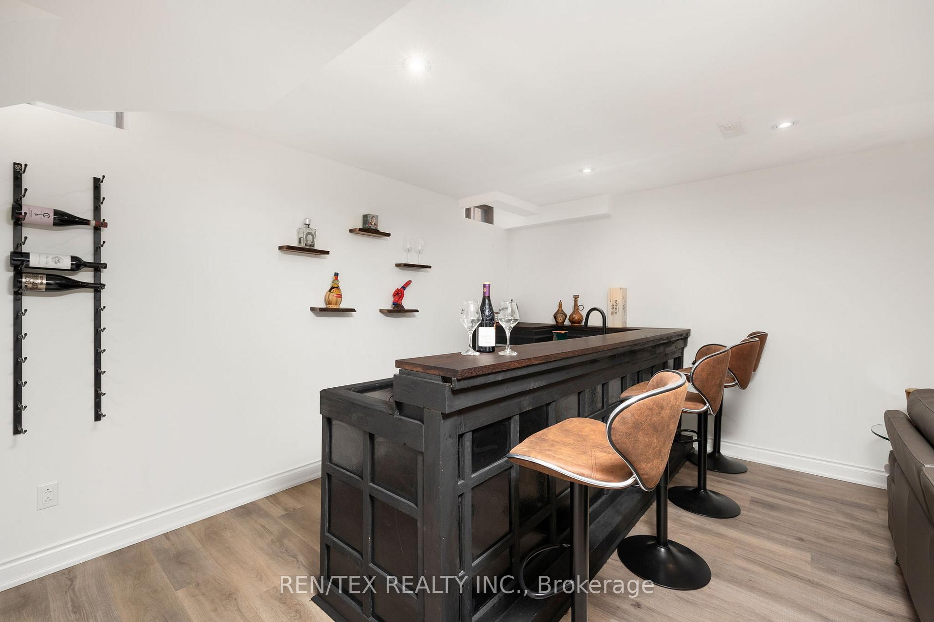 Photo 38 of 68 Beaconsfield Drive, Vaughan, Kleinburg — HOMEH