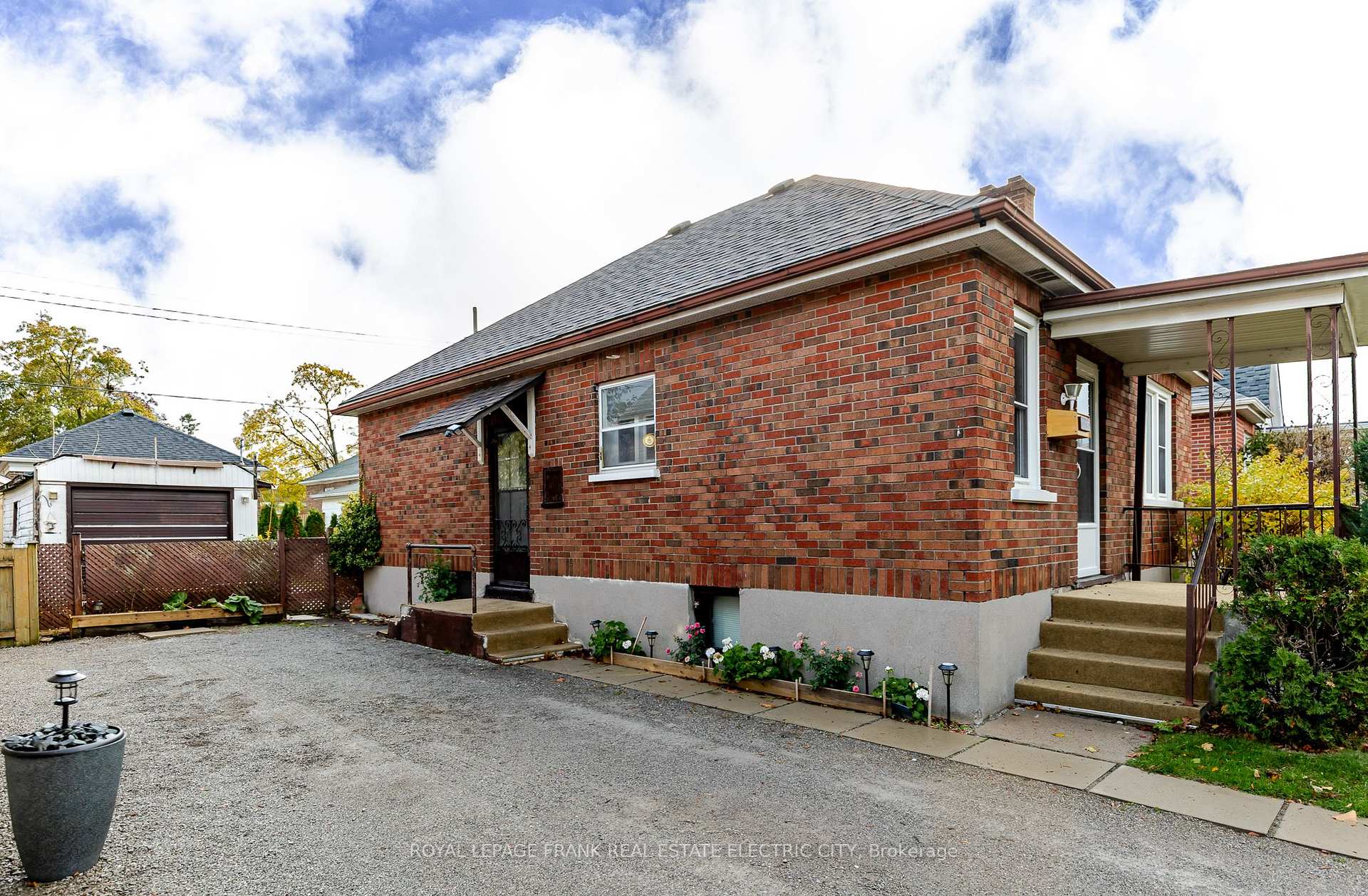 Photo 3 of 573 McCannan Avenue, Peterborough, Town Ward 3 — HOMEH