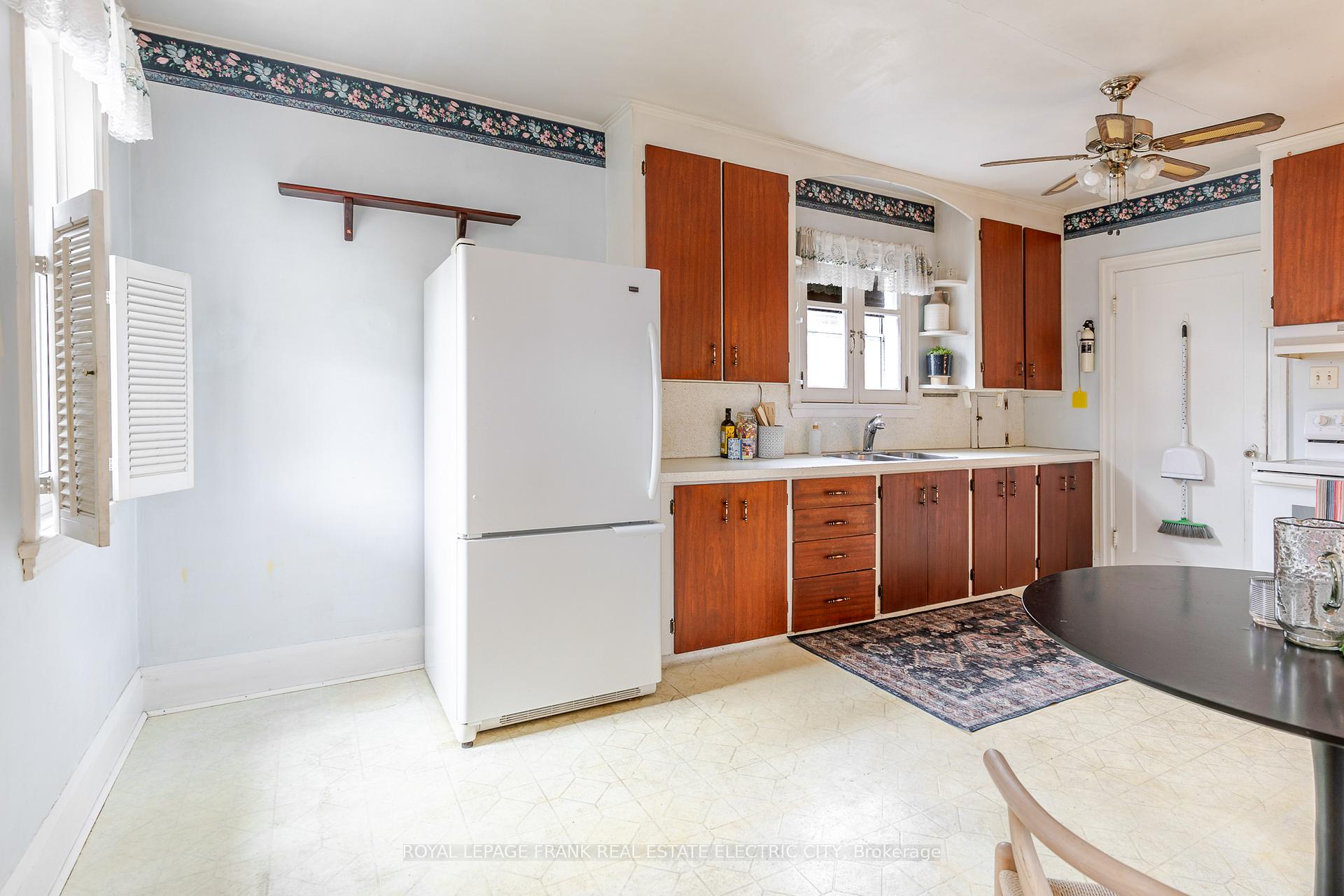 Photo 12 of 573 McCannan Avenue, Peterborough, Town Ward 3 — HOMEH