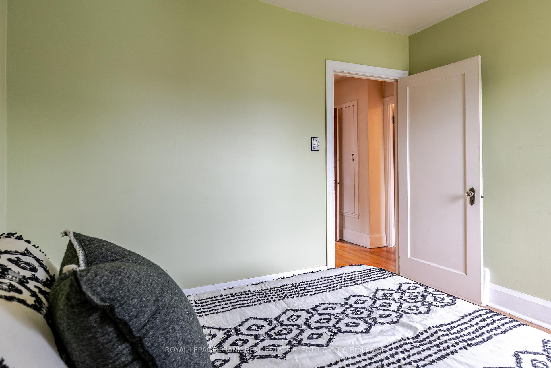 Photo 30 of 573 McCannan Avenue, Peterborough, Town Ward 3 — HOMEH