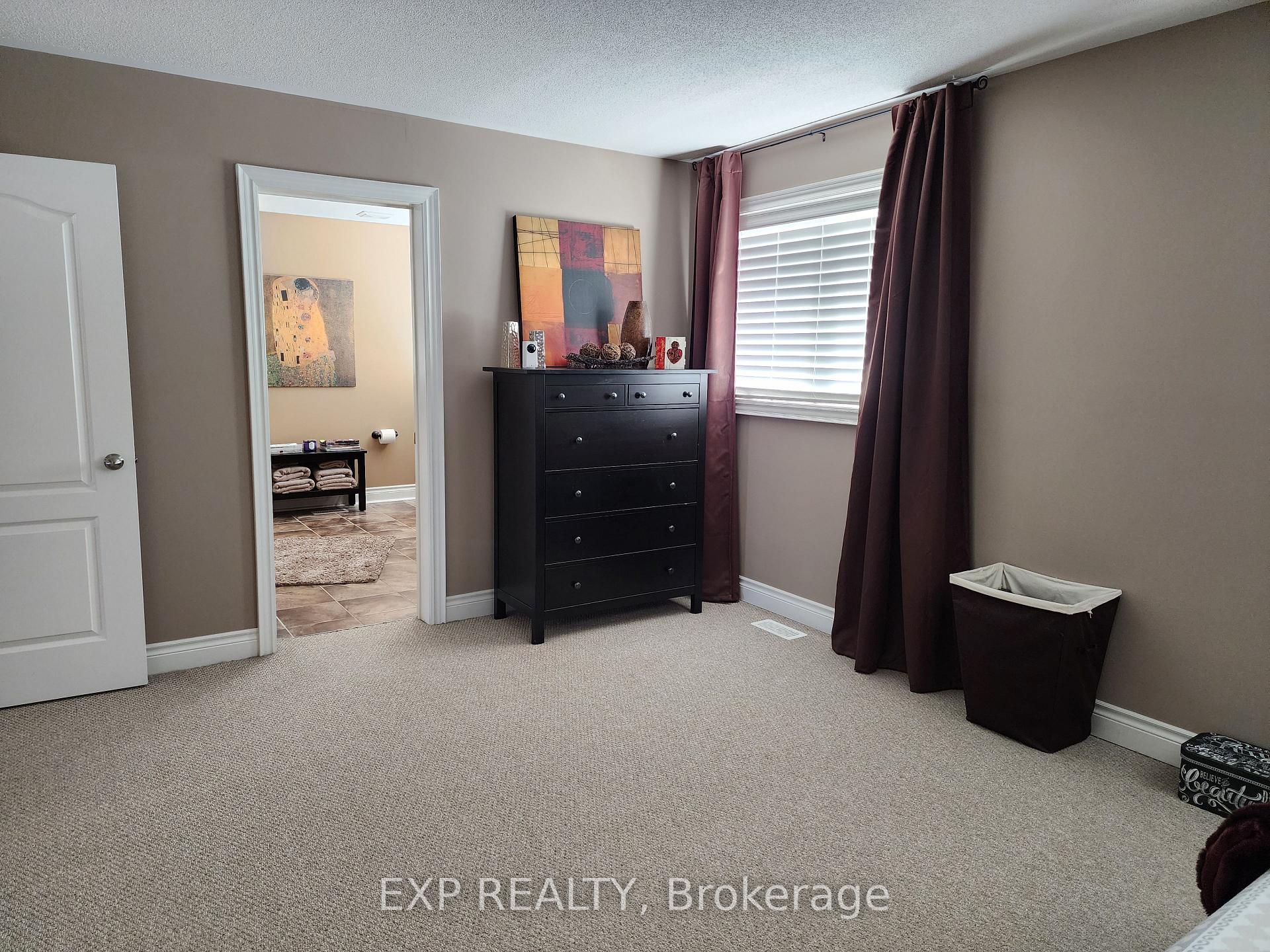 Photo 22 of 2045 Queensbury Drive, Oshawa, Taunton — HOMEH