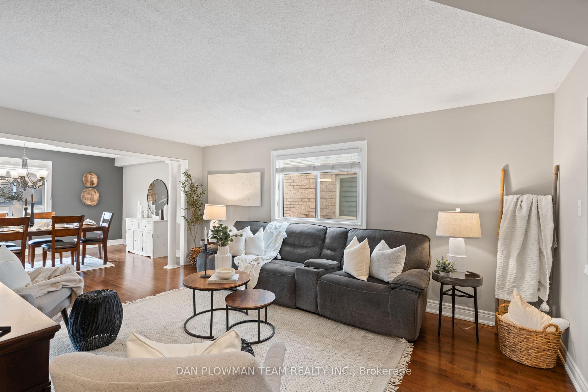 Photo 5 of 98 Longueuil Place, Whitby, Pringle Creek — HOMEH