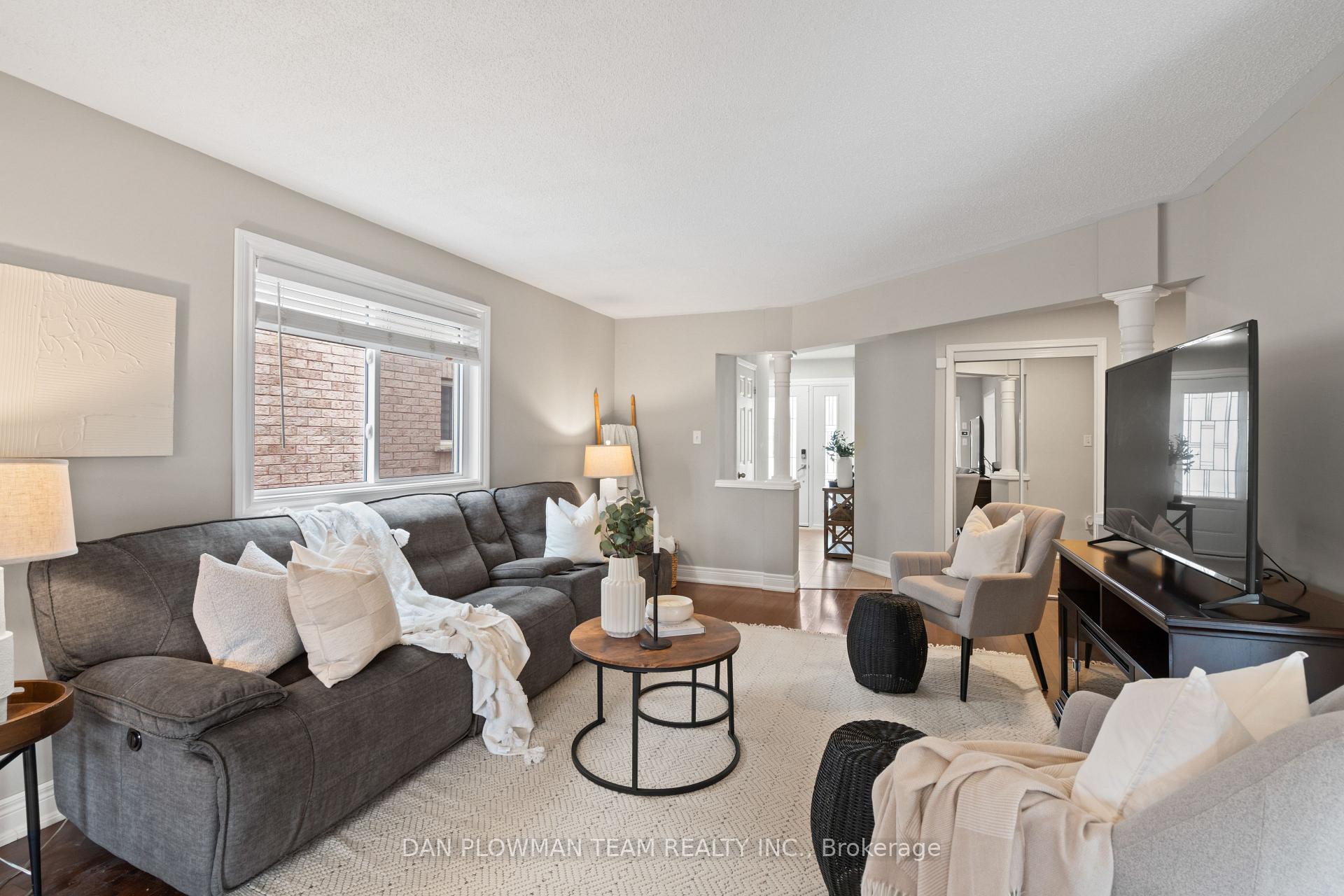 Photo 7 of 98 Longueuil Place, Whitby, Pringle Creek — HOMEH