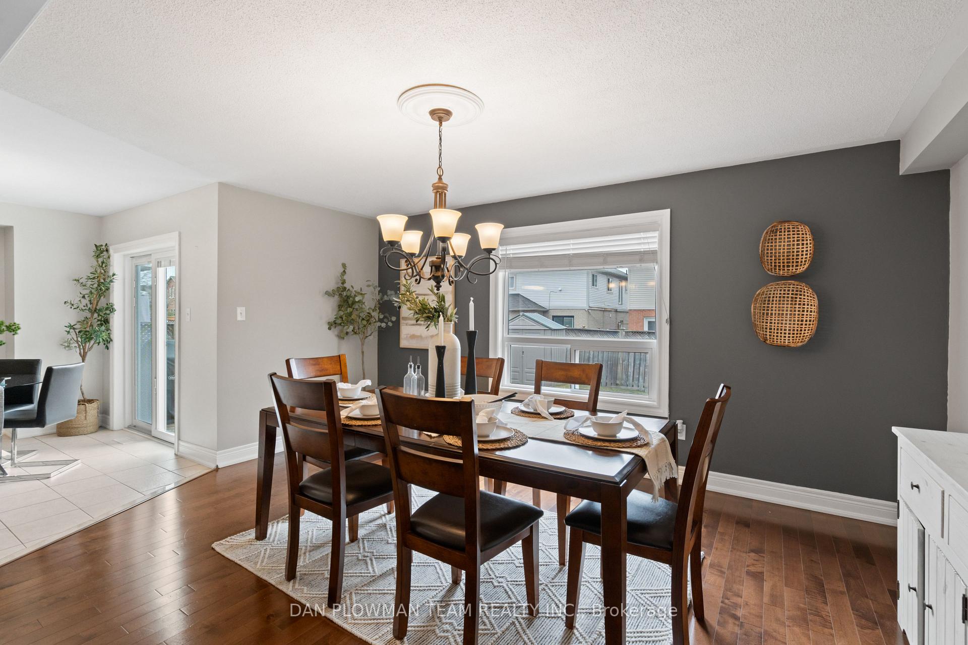 Photo 8 of 98 Longueuil Place, Whitby, Pringle Creek — HOMEH