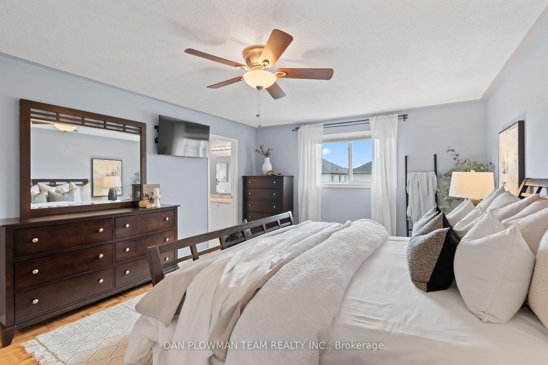 Photo 20 of 98 Longueuil Place, Whitby, Pringle Creek — HOMEH