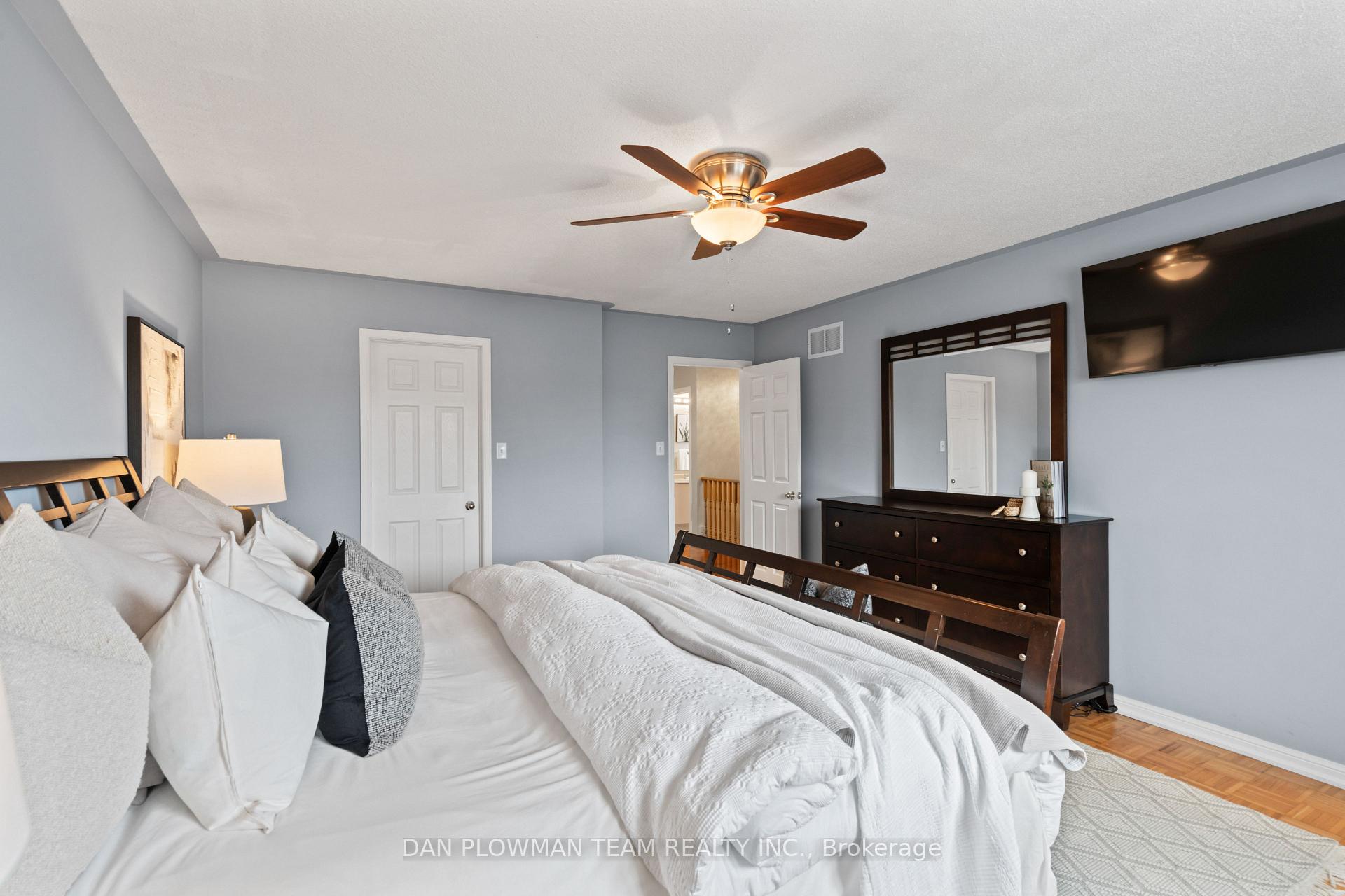 Photo 21 of 98 Longueuil Place, Whitby, Pringle Creek — HOMEH