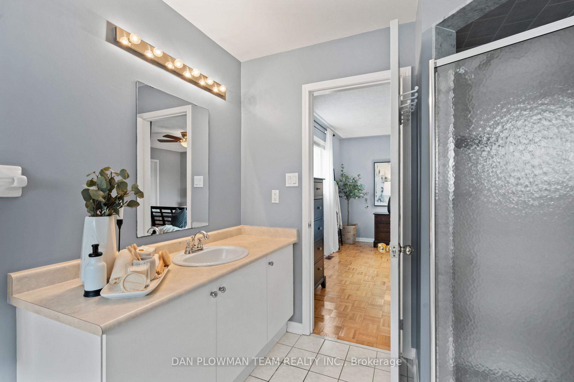 Photo 23 of 98 Longueuil Place, Whitby, Pringle Creek — HOMEH