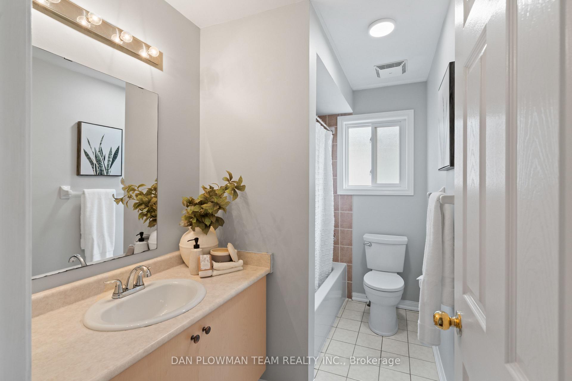 Photo 30 of 98 Longueuil Place, Whitby, Pringle Creek — HOMEH