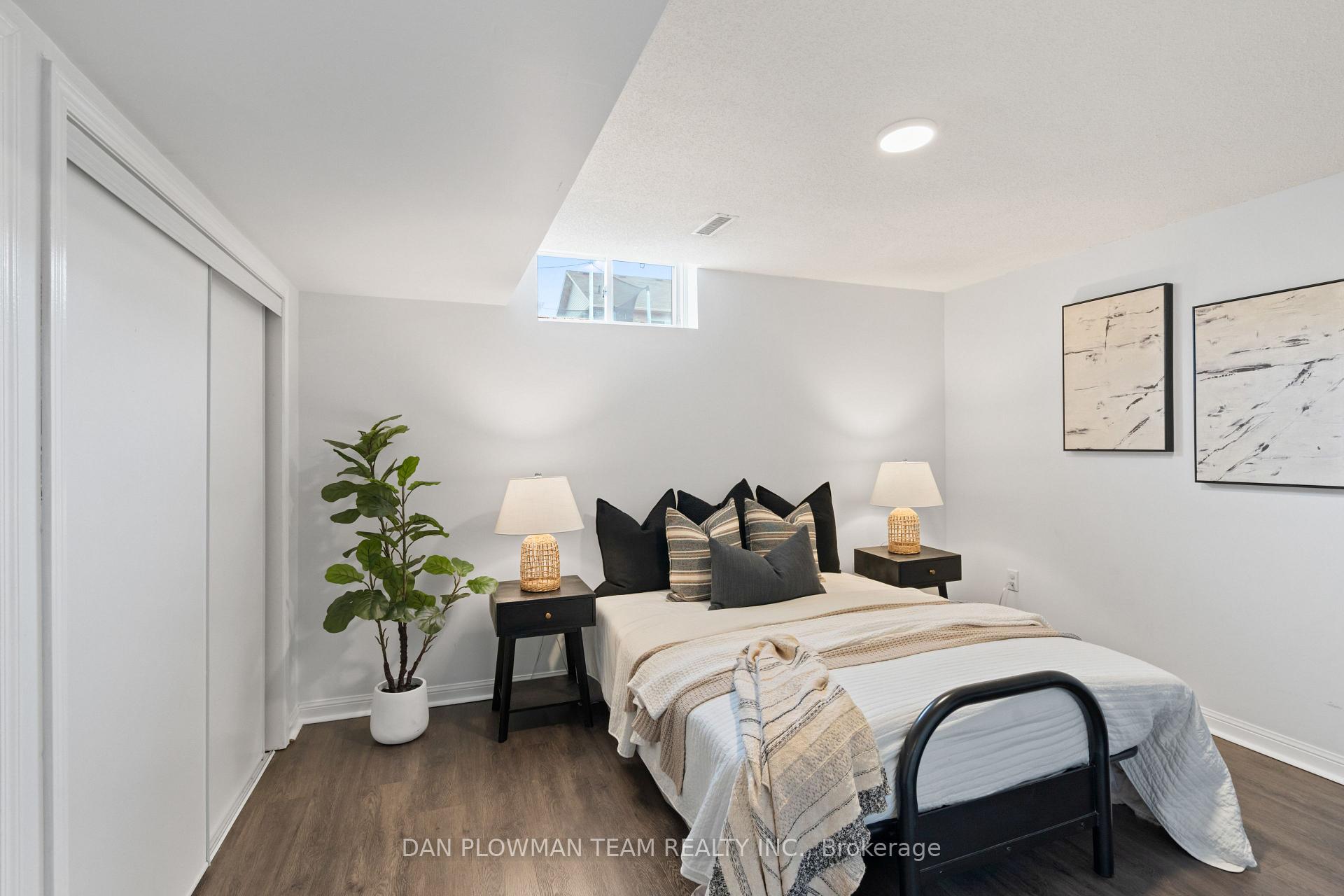Photo 36 of 98 Longueuil Place, Whitby, Pringle Creek — HOMEH