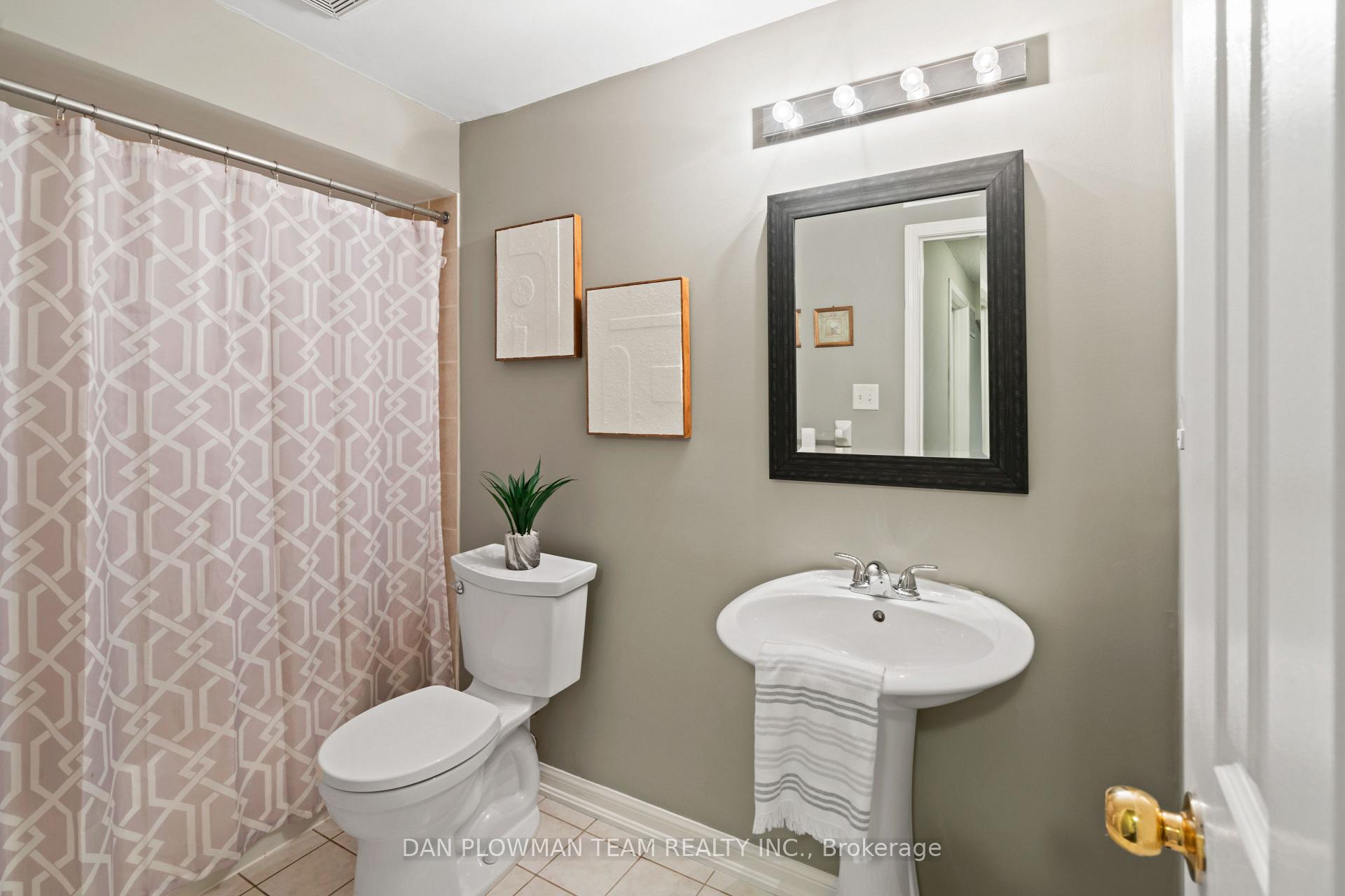 Photo 39 of 98 Longueuil Place, Whitby, Pringle Creek — HOMEH