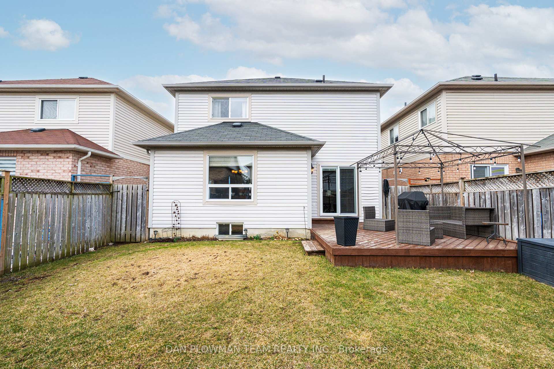 Photo 40 of 98 Longueuil Place, Whitby, Pringle Creek — HOMEH