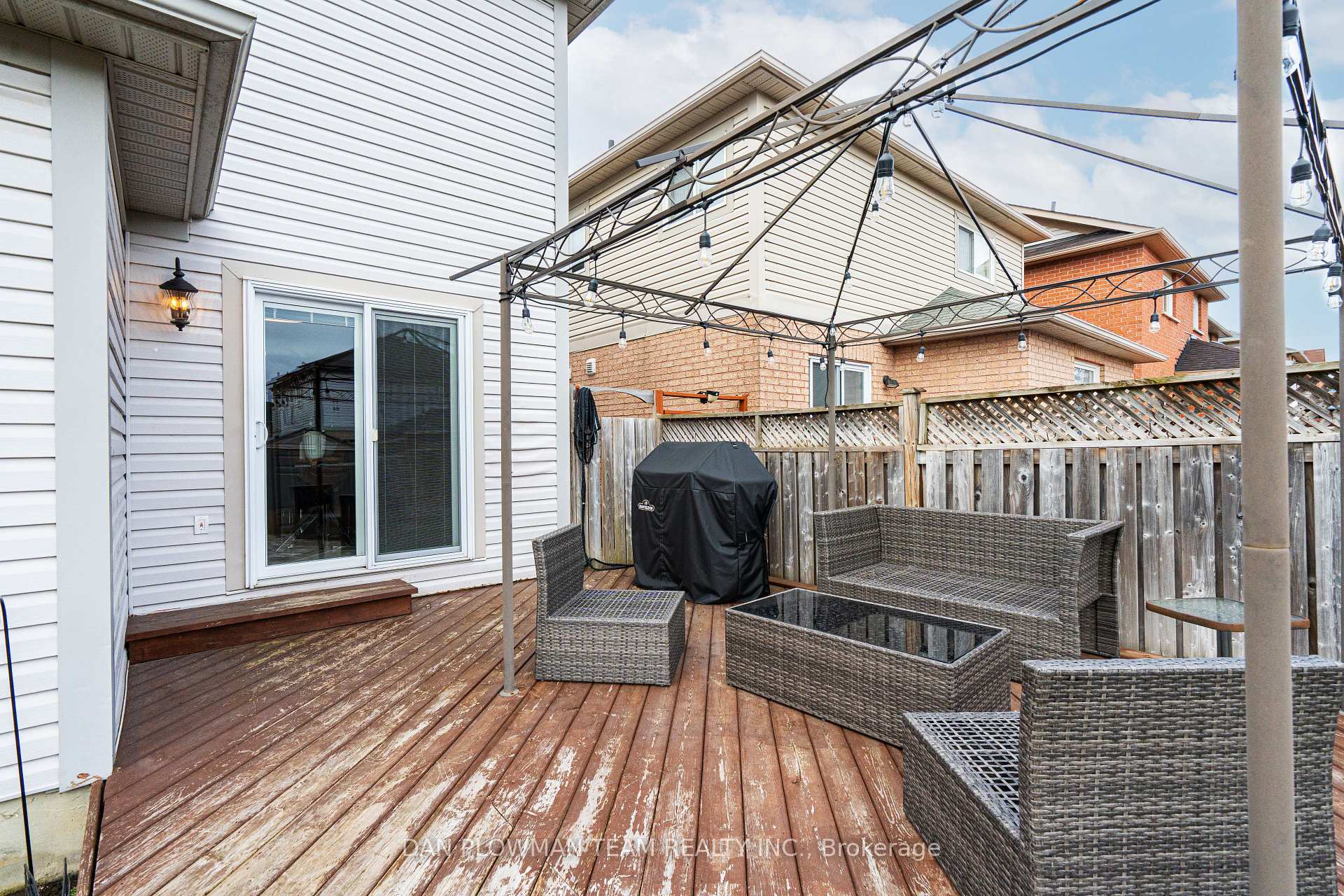 Photo 42 of 98 Longueuil Place, Whitby, Pringle Creek — HOMEH