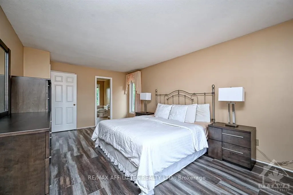 Photo 5 of 1343 Turner Crescent, Ottawa, Bilberry Creek/Queenswood Heights — HOMEH