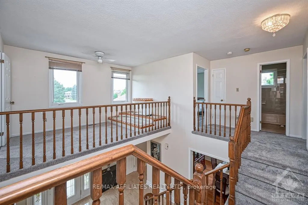 Photo 7 of 1343 Turner Crescent, Ottawa, Bilberry Creek/Queenswood Heights — HOMEH