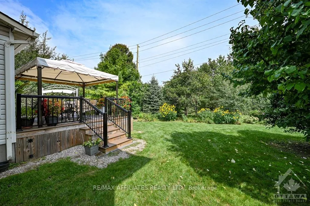Photo 10 of 1343 Turner Crescent, Ottawa, Bilberry Creek/Queenswood Heights — HOMEH