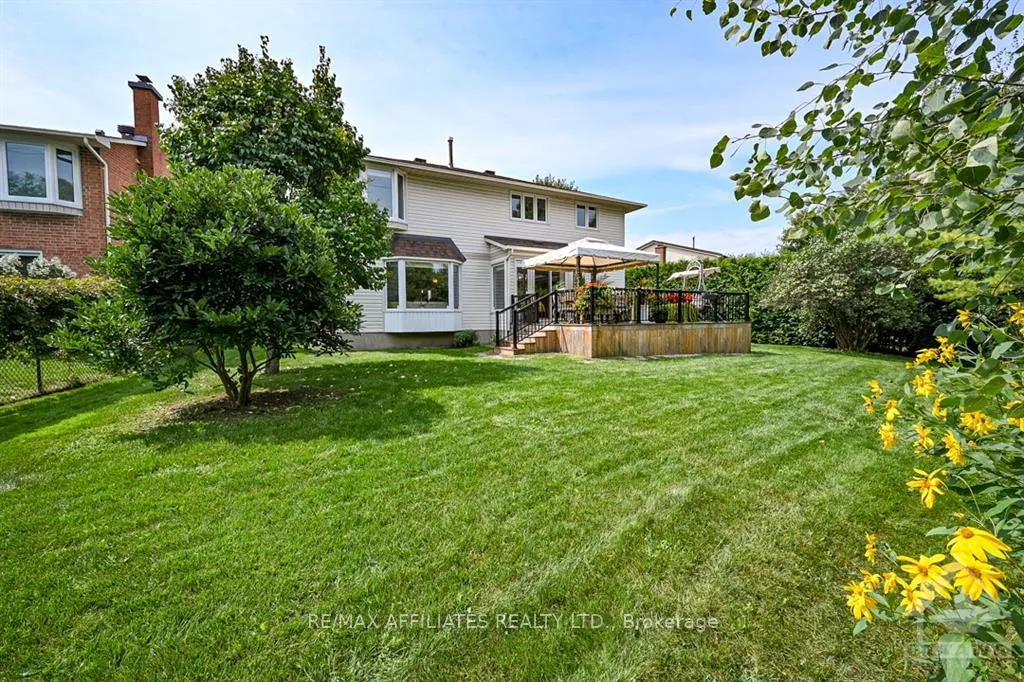 Photo 11 of 1343 Turner Crescent, Ottawa, Bilberry Creek/Queenswood Heights — HOMEH