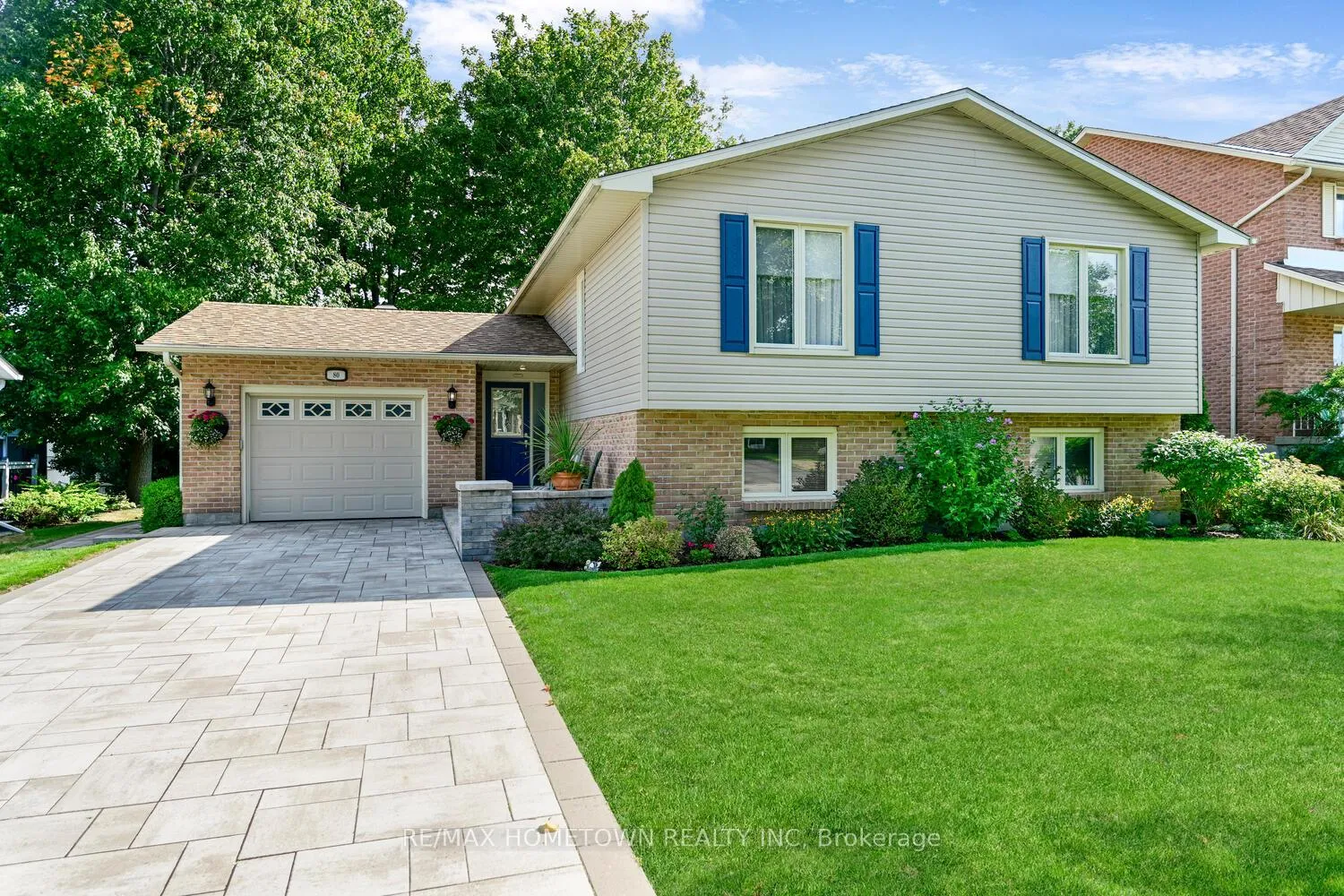 Photo 1 of 80 Cambridge Crescent, Brockville — HOMEH