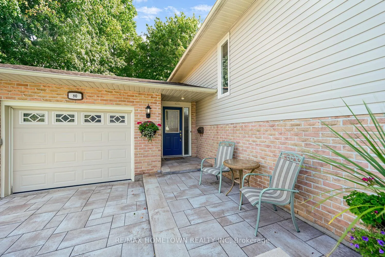 Photo 2 of 80 Cambridge Crescent, Brockville — HOMEH