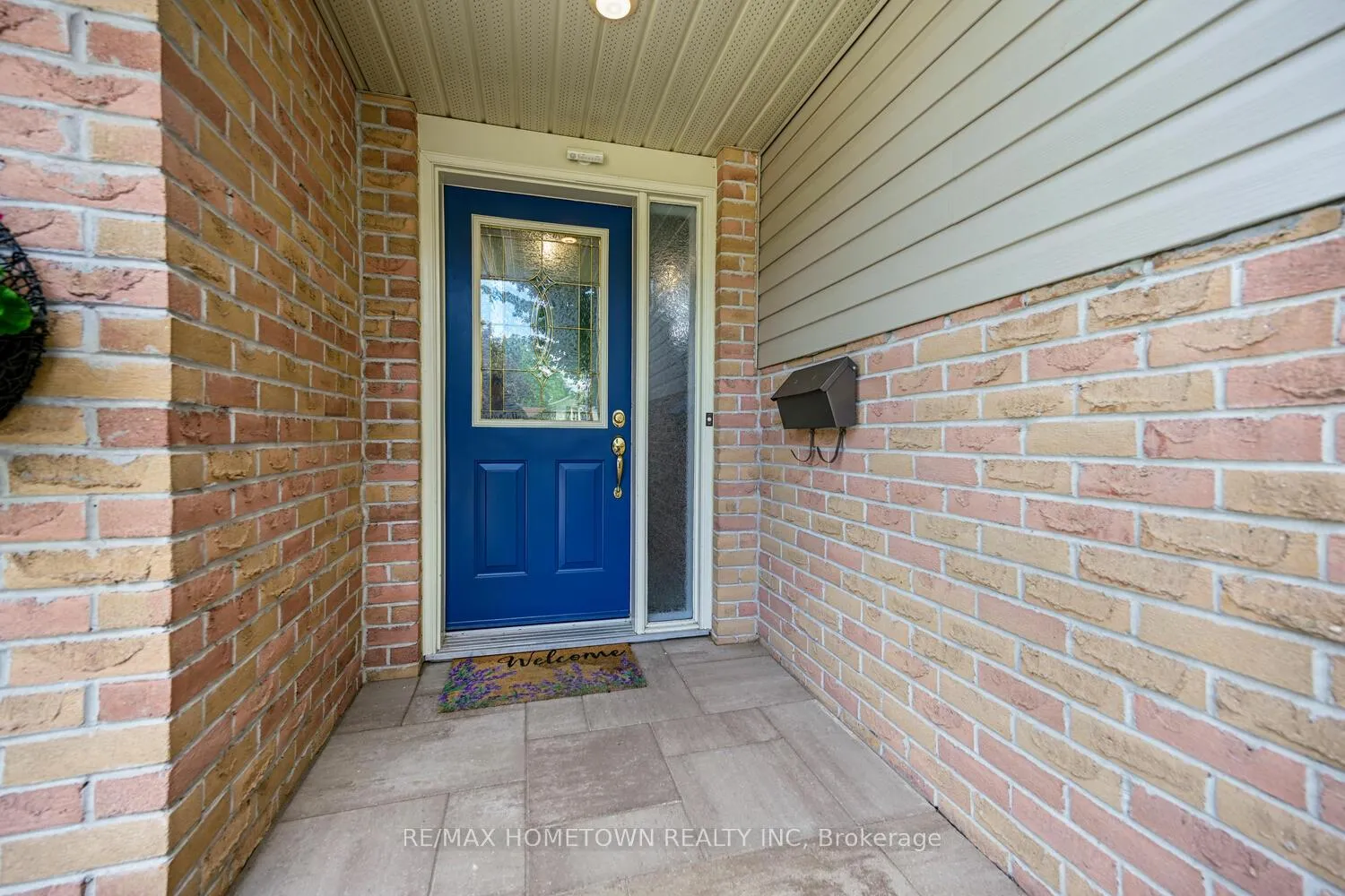 Photo 3 of 80 Cambridge Crescent, Brockville — HOMEH