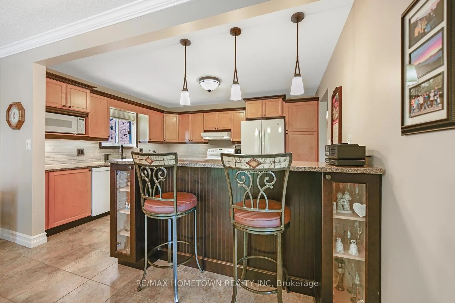 Photo 12 of 80 Cambridge Crescent, Brockville — HOMEH