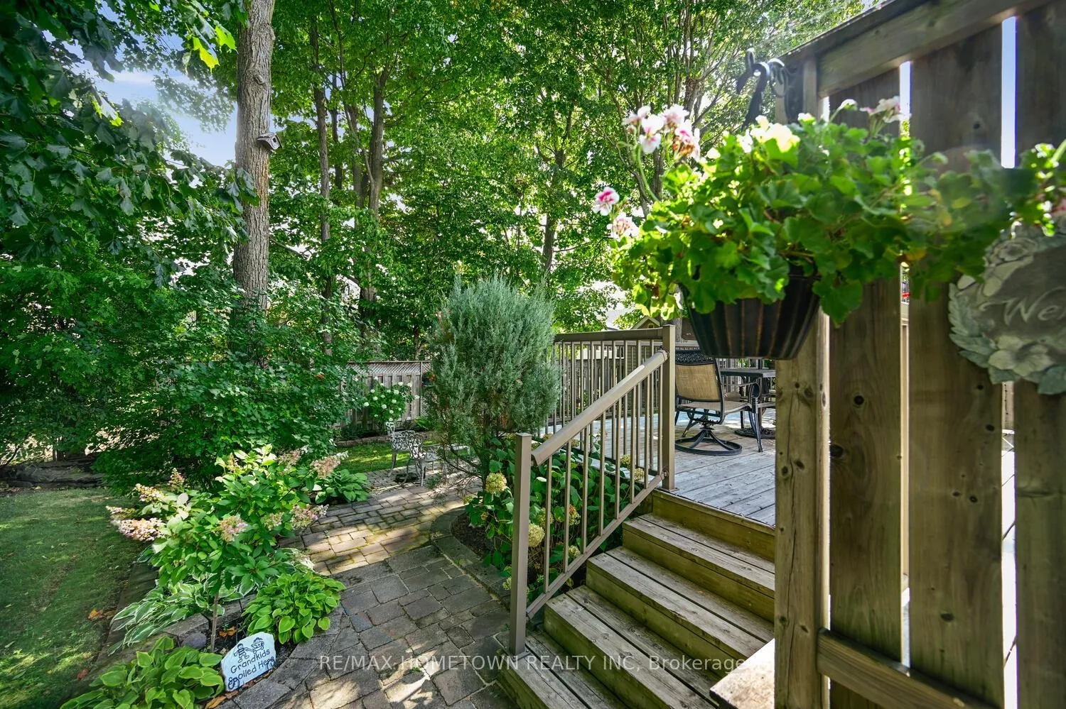 Photo 36 of 80 Cambridge Crescent, Brockville — HOMEH