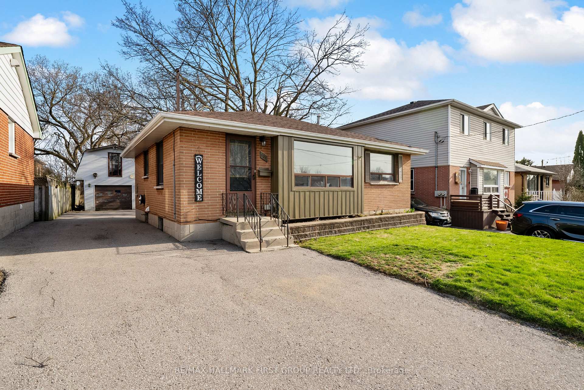 Front of 621 Crerar Avenue