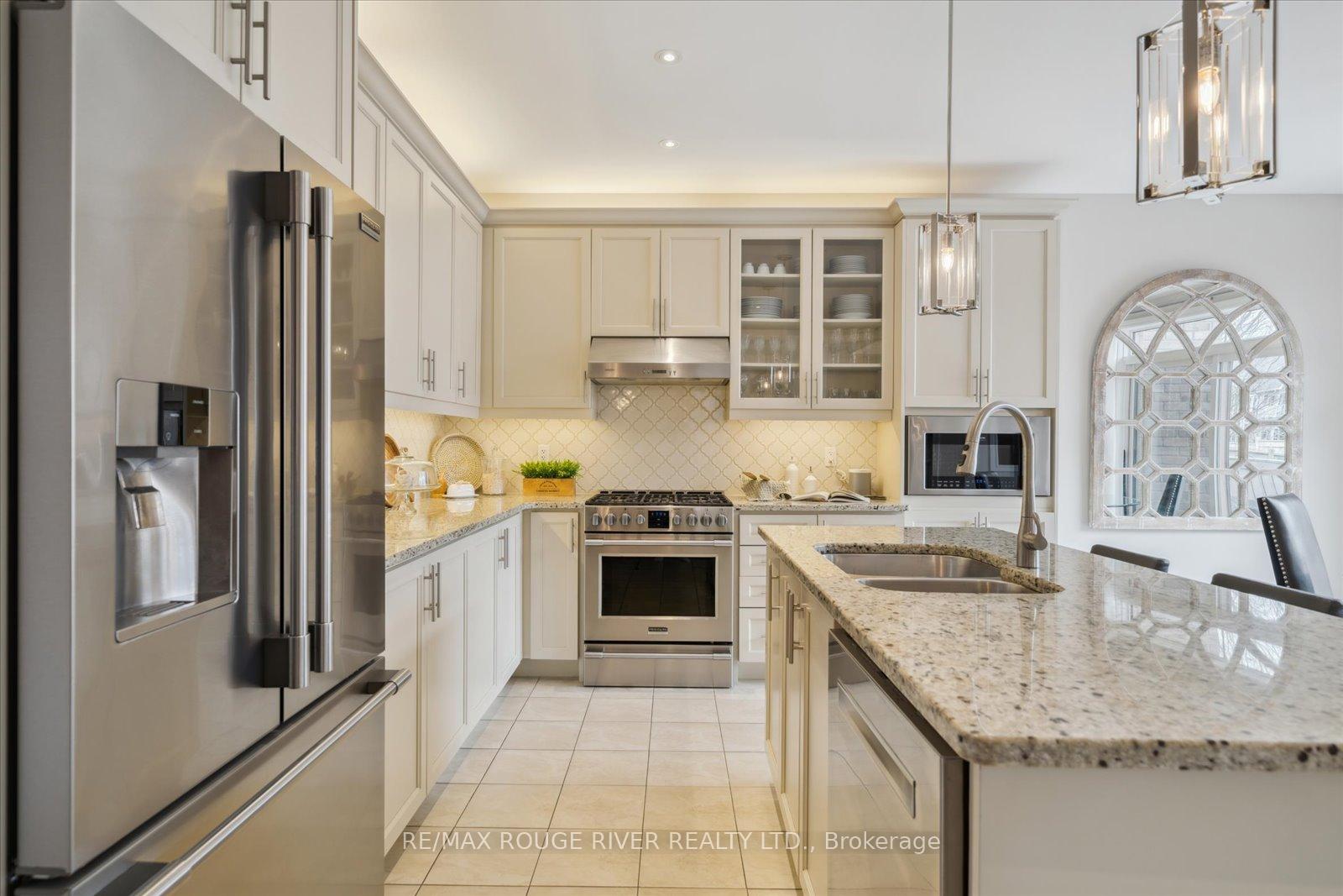 Photo 9 of 47 Nightingale Crescent, Whitby, Brooklin — HOMEH
