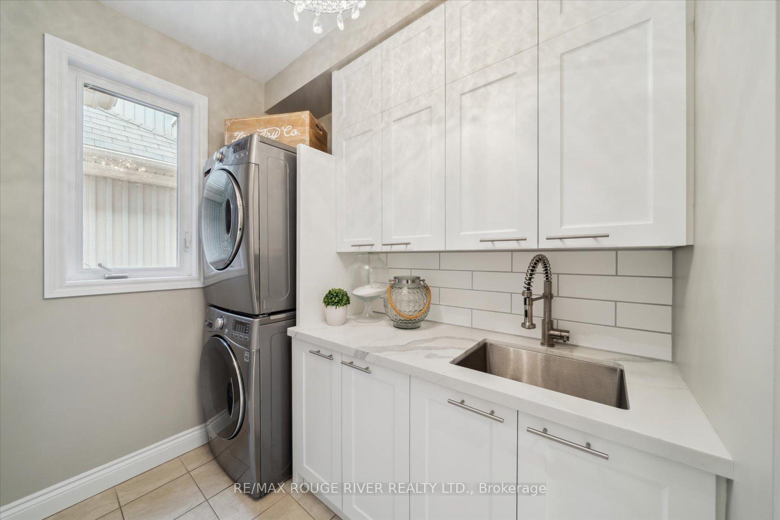 Photo 20 of 47 Nightingale Crescent, Whitby, Brooklin — HOMEH