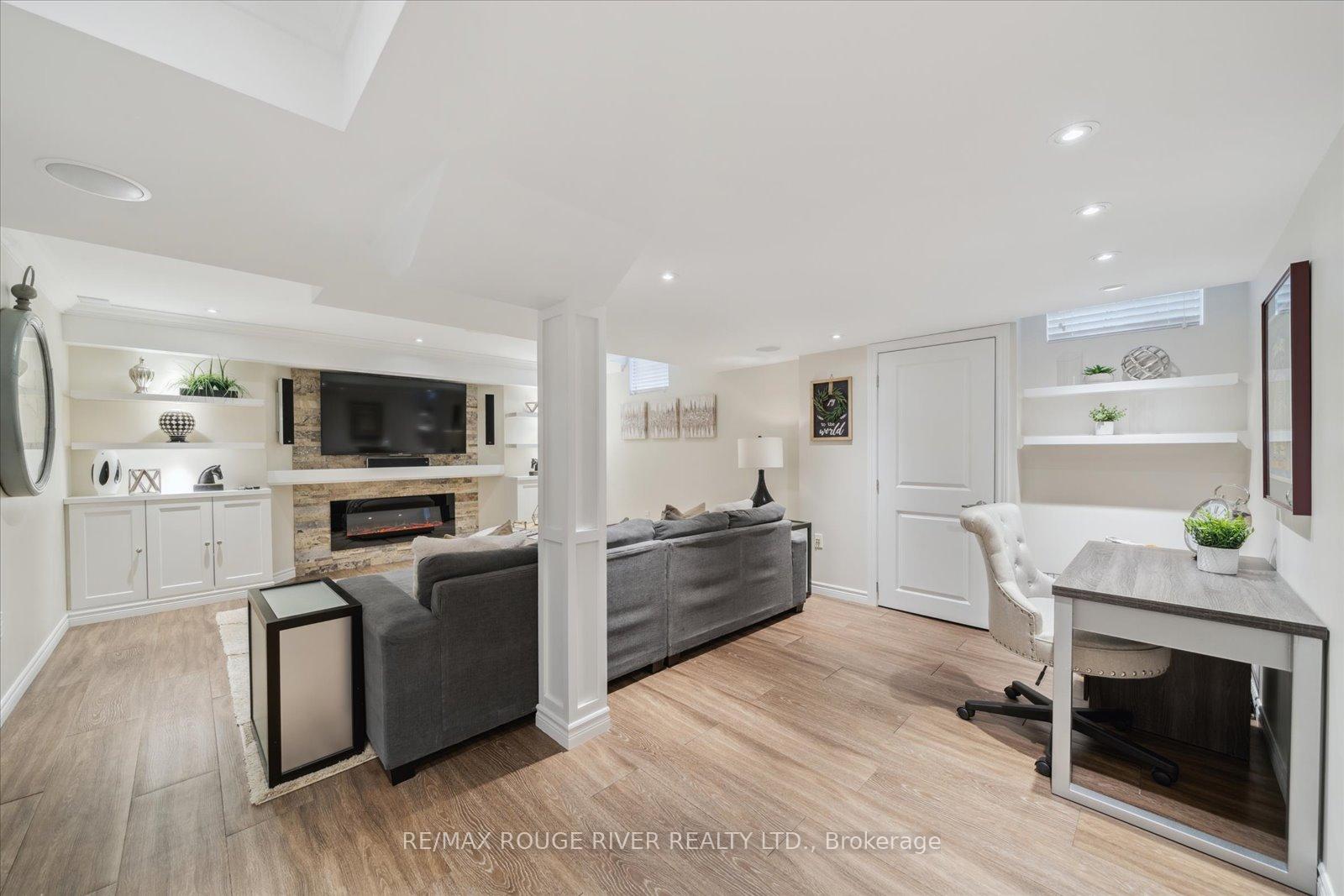 Photo 35 of 47 Nightingale Crescent, Whitby, Brooklin — HOMEH