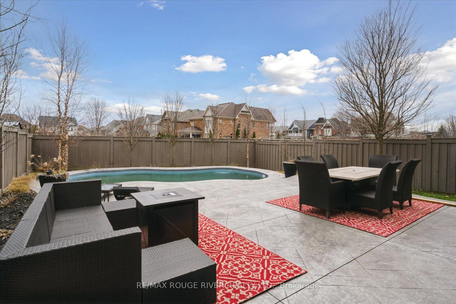 Photo 44 of 47 Nightingale Crescent, Whitby, Brooklin — HOMEH