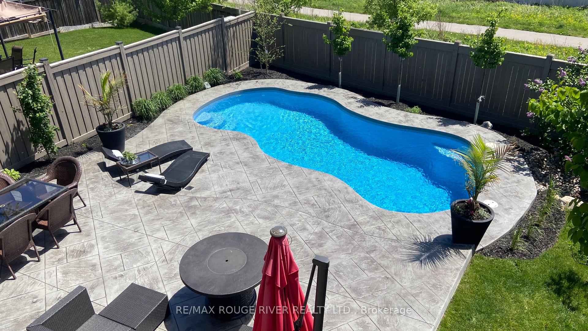 Photo 46 of 47 Nightingale Crescent, Whitby, Brooklin — HOMEH