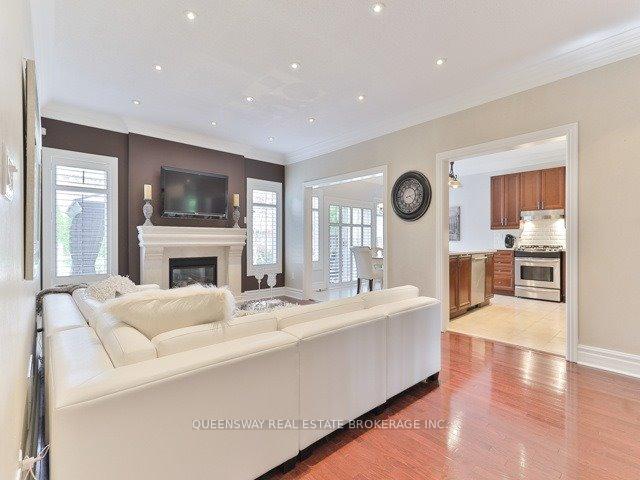 Photo 17 of 19 Petermann Street, Aurora, Bayview Northeast — HOMEH