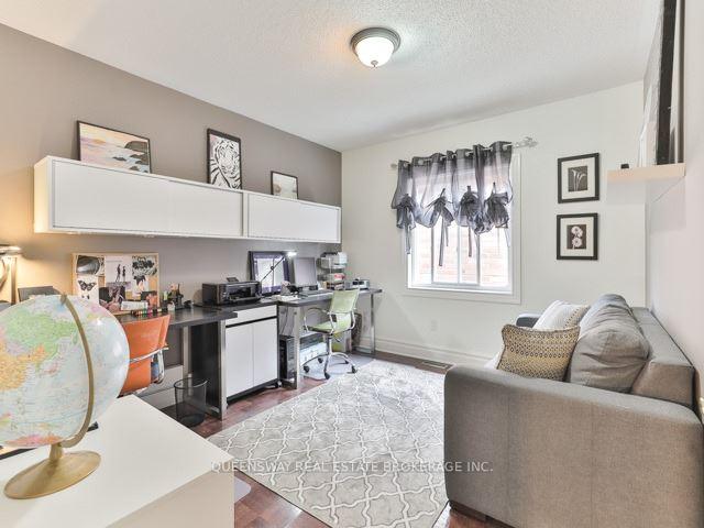 Photo 14 of 19 Petermann Street, Aurora, Bayview Northeast — HOMEH