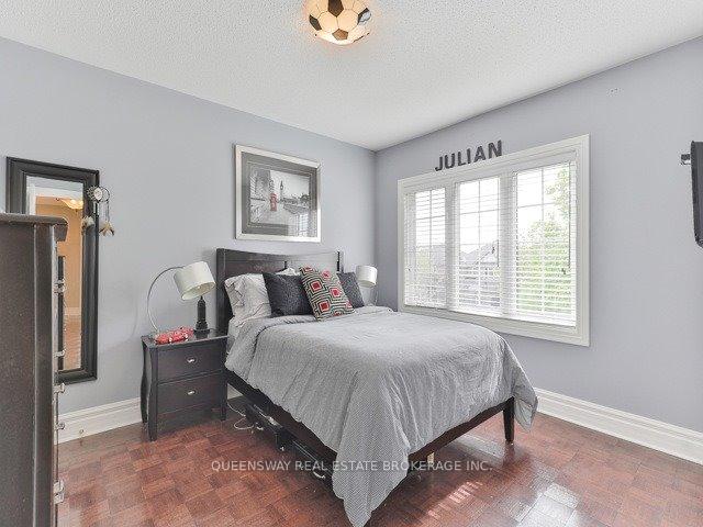 Photo 12 of 19 Petermann Street, Aurora, Bayview Northeast — HOMEH