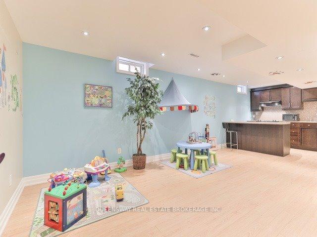 Photo 18 of 19 Petermann Street, Aurora, Bayview Northeast — HOMEH