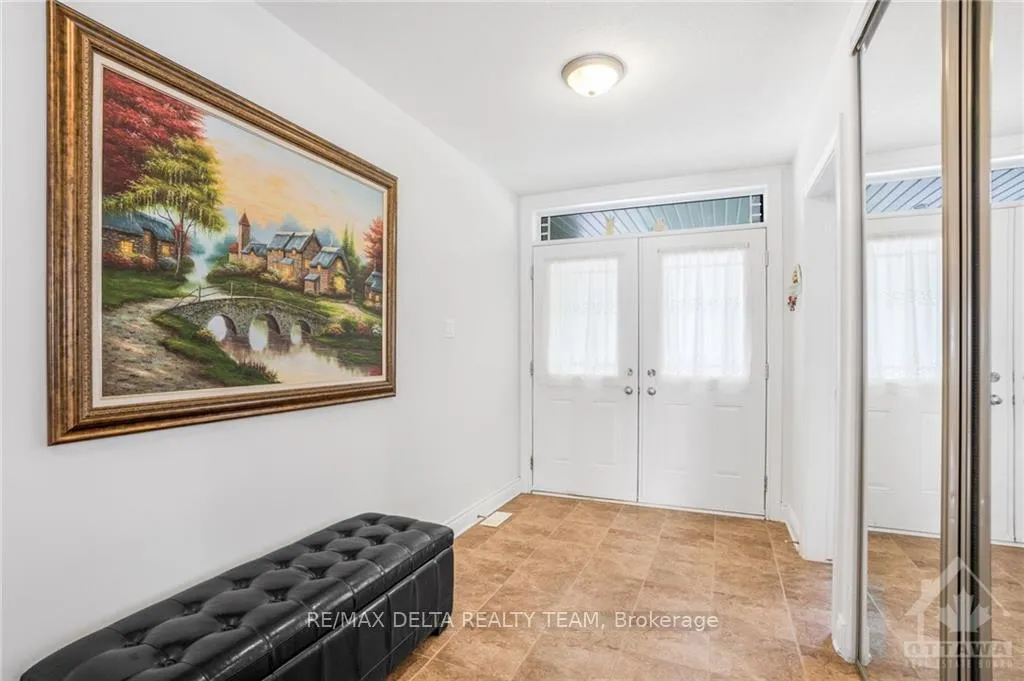 Photo 2 of 572 Aquaview Drive, Ottawa, Avalon East — HOMEH