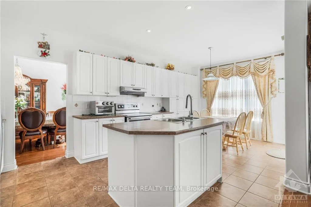 Photo 5 of 572 Aquaview Drive, Ottawa, Avalon East — HOMEH