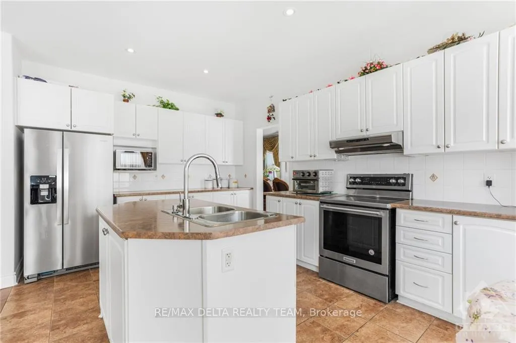 Photo 7 of 572 Aquaview Drive, Ottawa, Avalon East — HOMEH