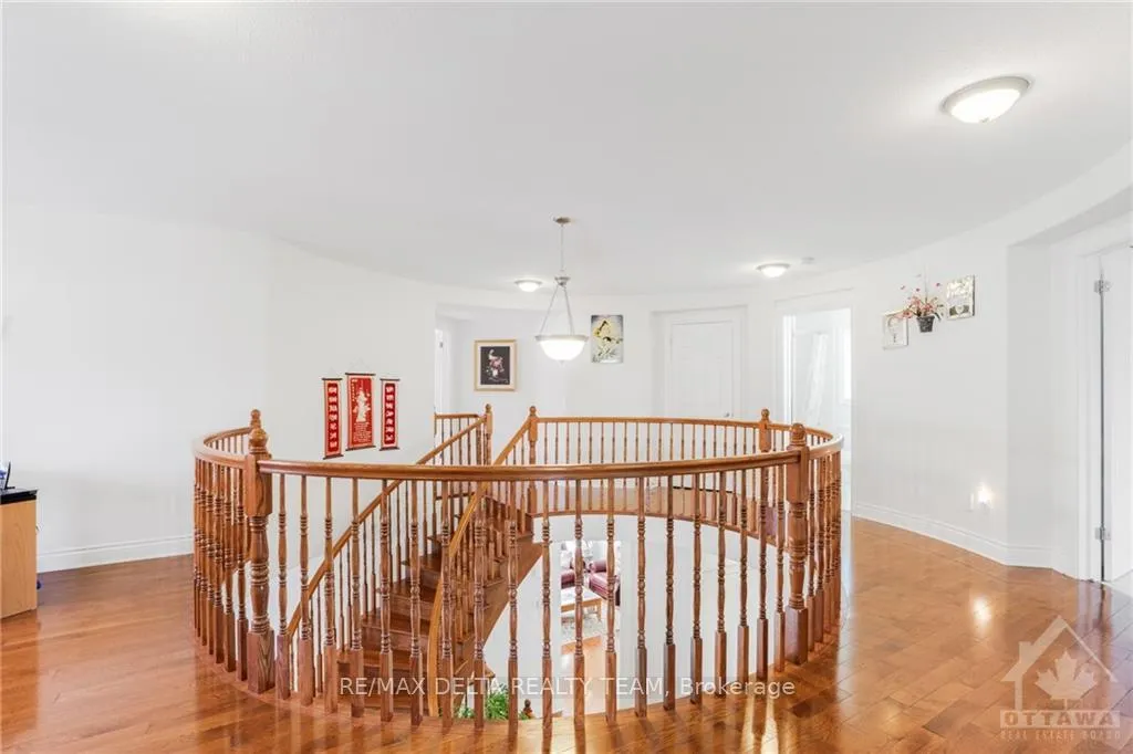 Photo 10 of 572 Aquaview Drive, Ottawa, Avalon East — HOMEH