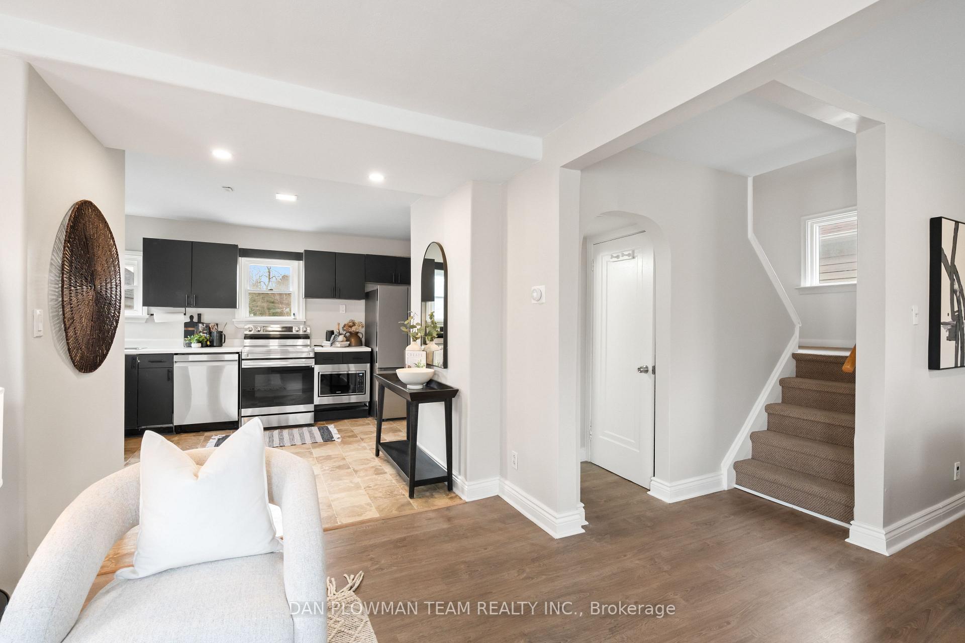 Photo 10 of 1116 Hortop Street, Oshawa, Centennial — HOMEH