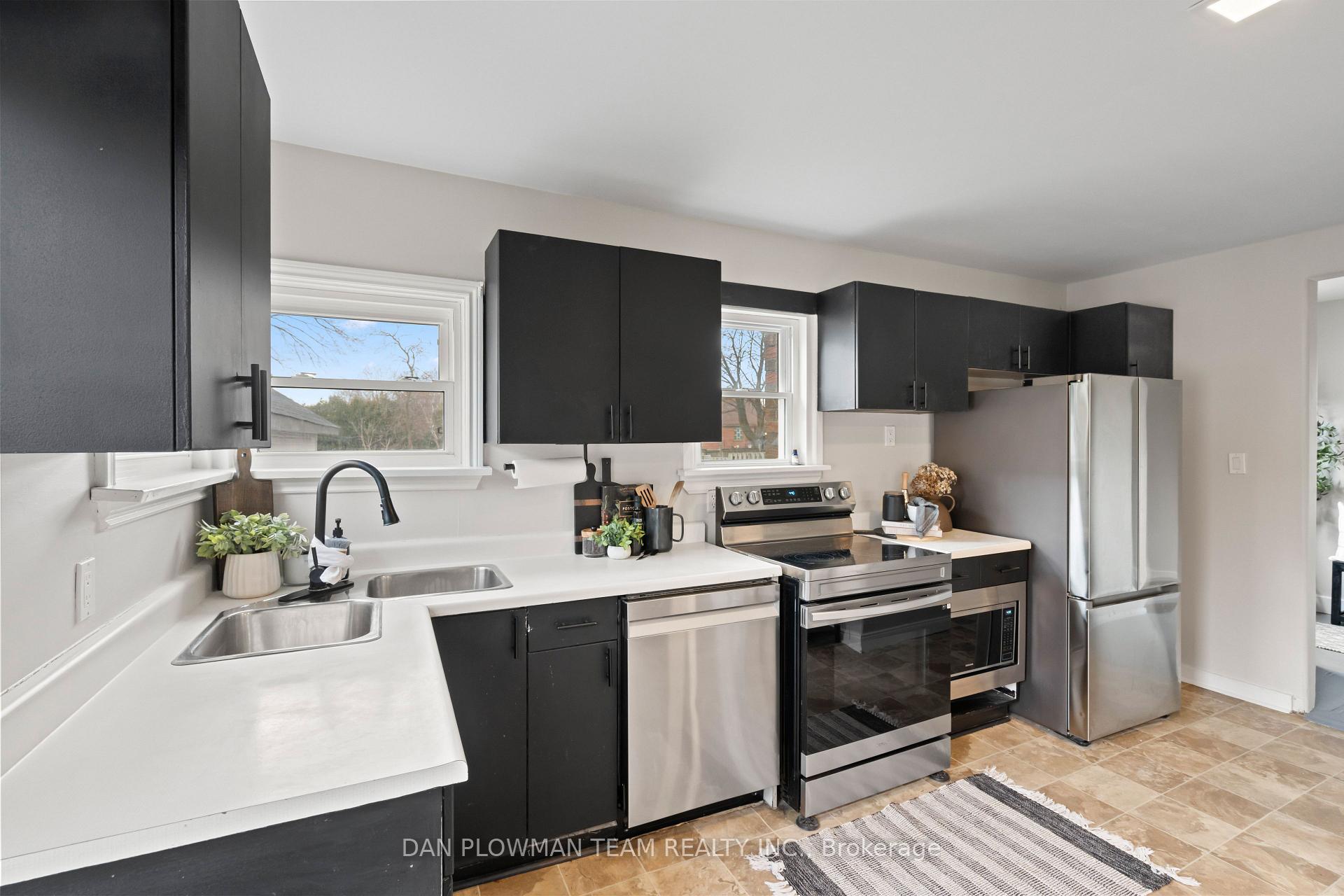 Photo 12 of 1116 Hortop Street, Oshawa, Centennial — HOMEH